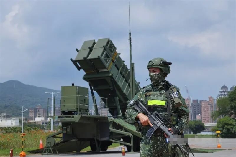 俄罗斯送给中国的大礼？天津拍到PAC-3“爱国者”导弹发射车，到底是哪来的？
