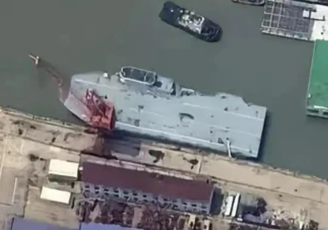 卫星过顶长江口，拍到双体巨舰！中国第四艘航母曝光，不是核动力