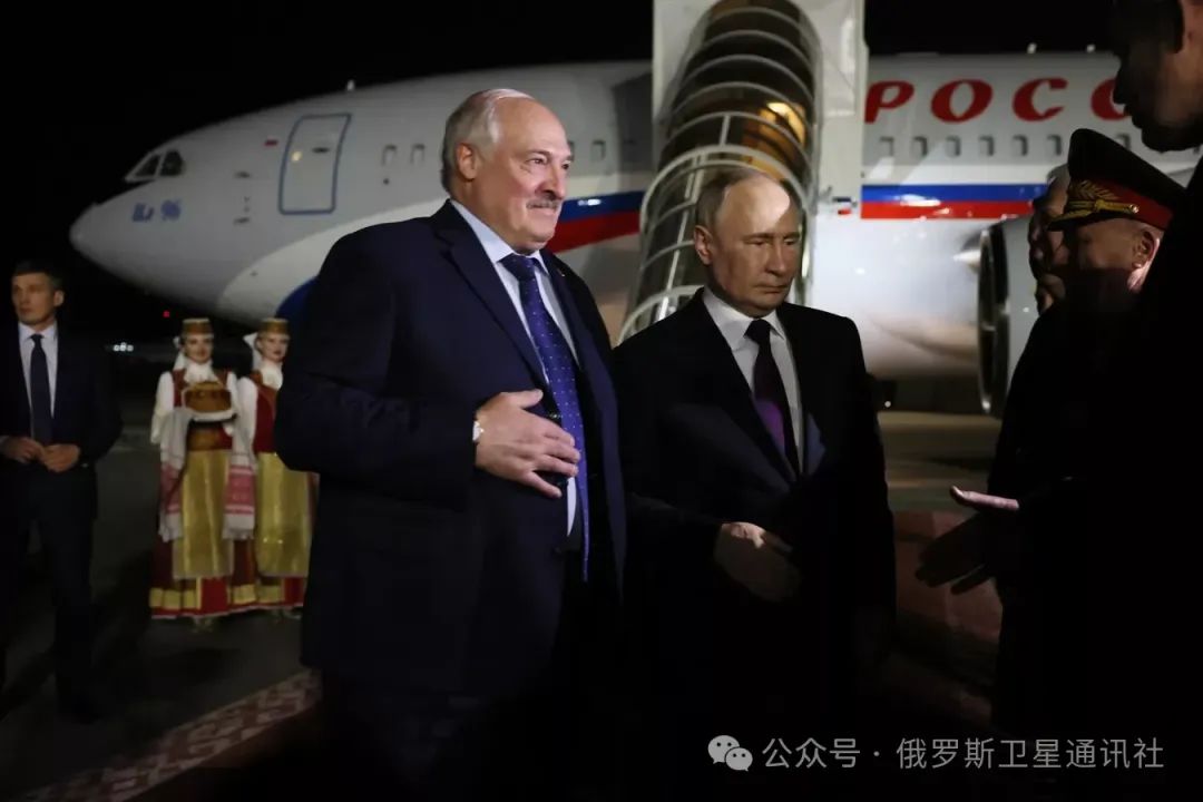 俄总统普京抵达明斯克进行正式访问，与卢卡申科讨论战术核武器演习等问题