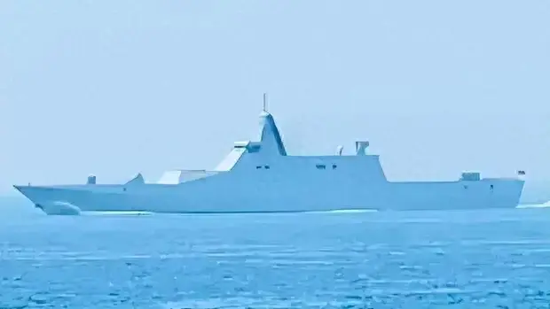 美媒难以置信：中国新超隐形护卫舰现身，更新速度为何那么快