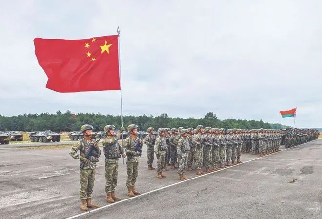 轮到美国抗议！中国海警首次进入阿拉斯加海域，罕见摘下了炮衣