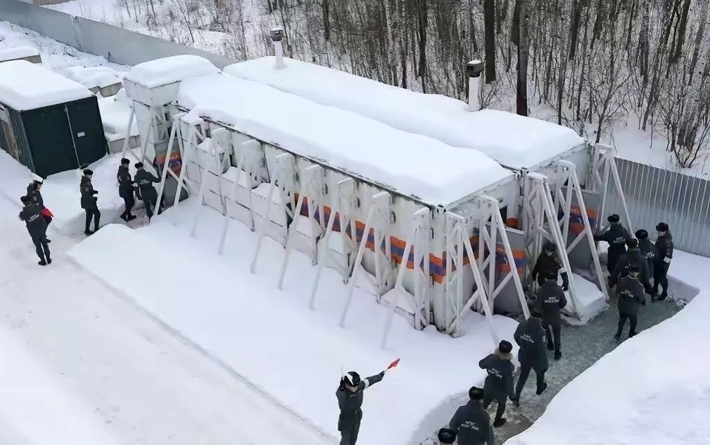 在美国的衰败中，进击的龙国乘风破浪