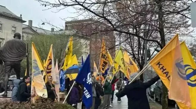 印度人在加拿大示威：白人是侵略者，滚回欧洲