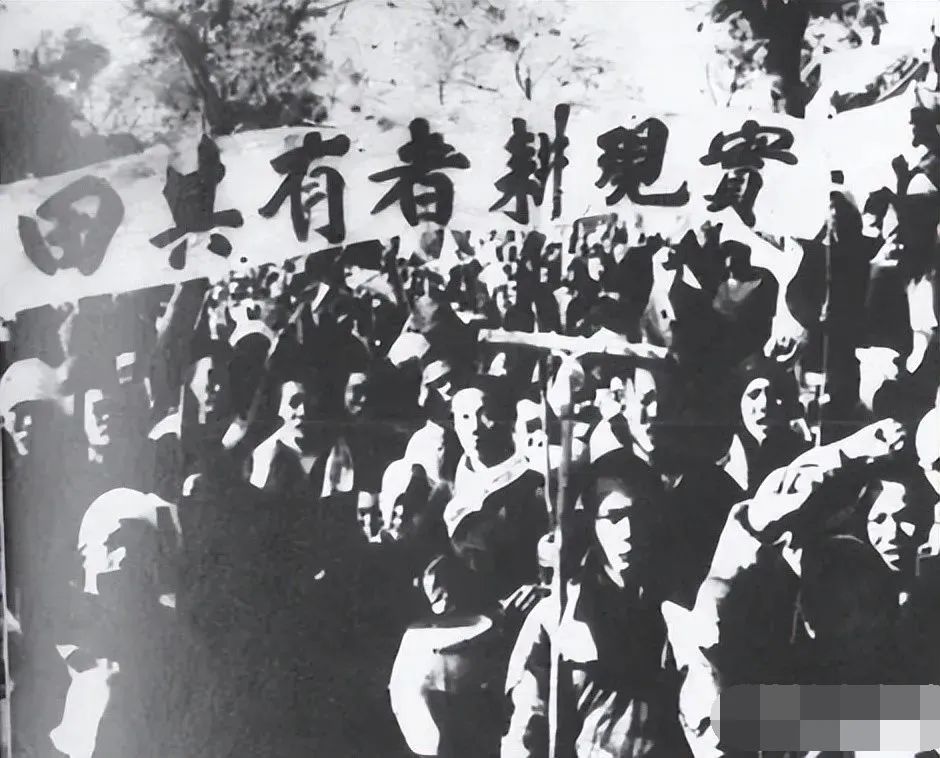 1946年成军的地主还乡团，让穷苦百姓死伤惨重