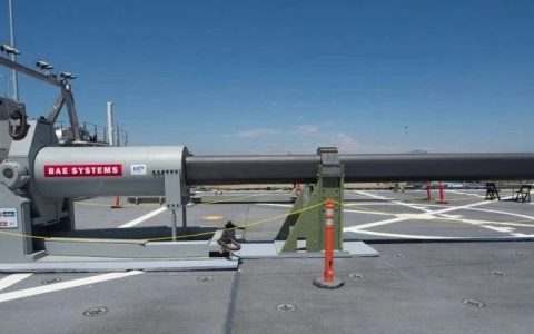 中国海军电磁轨道炮达到M5的初速