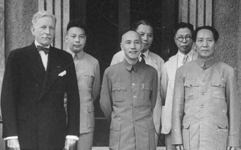 1945年，毛泽东在重庆锁定了蒋介石的败亡